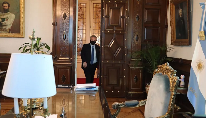 Photo of A un día del acto de Cristina, en Casa Rosada bajan la tensión de la interna