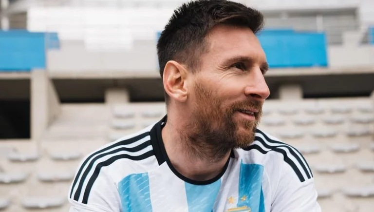 Photo of La Selección Argentina presentó la camiseta para el Mundial de Qatar 2022: las fotos, cuánto sale y dónde comprarla