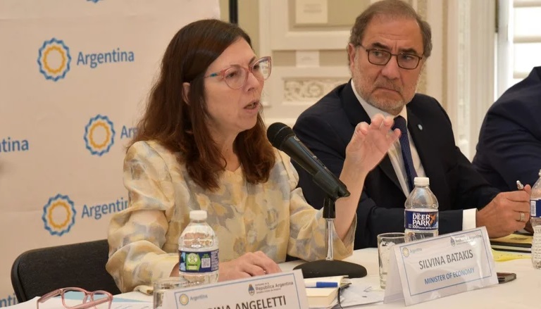 Photo of Batakis ratificó las metas con el FMI y aseguró que sus medidas tienen el respaldo del FdT