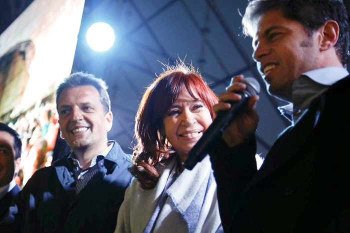 Photo of El gobernador Kicillof, intendentes y funcionarios respaldaron a CFK al señalar que sufre «una persecusión»