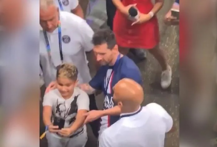 Photo of VIDEO: El gesto de Lionel Messi con un pequeño fanático