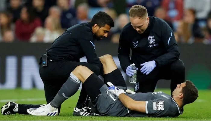 Photo of Preocupación en la Selección Argentina: el golpe de “Dibu” Martínez en la rodilla