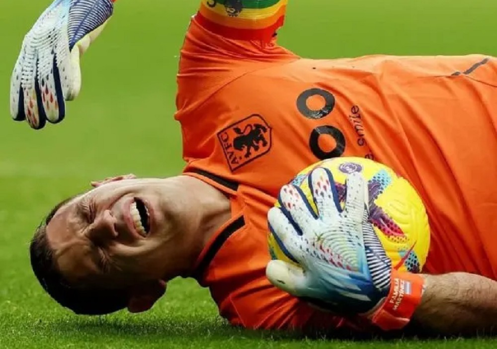 Photo of Cómo está el Dibu Martínez tras ser reemplazado por un golpe en la cabeza