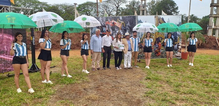 Photo of Premiación, show y excelentes negocios fue el cierre de la exitosa decimoquinta edición de la Feria Forestal Argentina