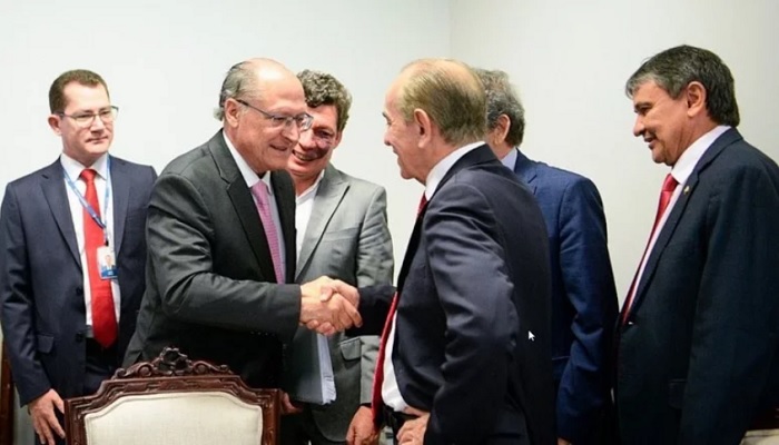 Photo of Arrancó la transición en Brasilia, pese a que subsisten algunas protestas en el país