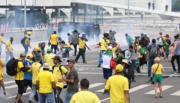 Photo of Líderes políticos de todo el mundo condenaron las invasiones en Brasil