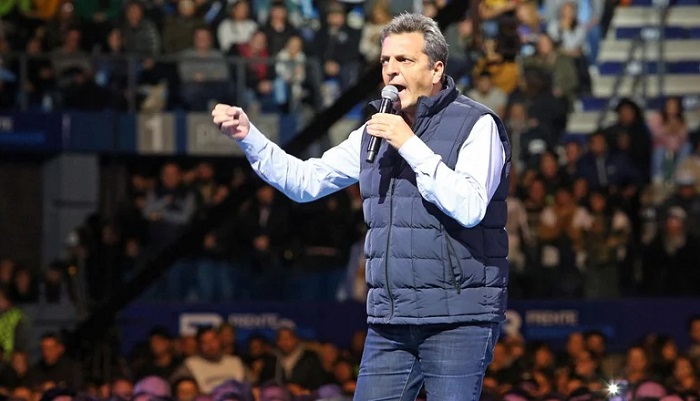 Photo of Con Massa en Argentina, el equipo de campaña diseña la estrategia para octubre