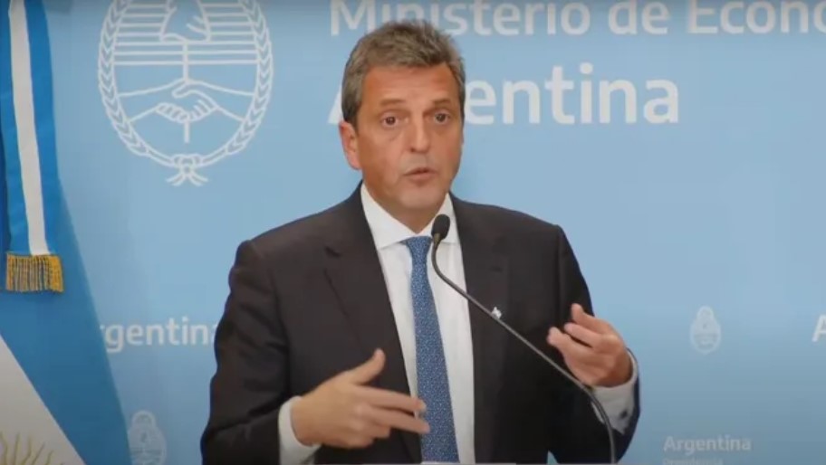 Massa negó renuncia, habló del dólar blue y anticipó que habrá más anuncios económicos