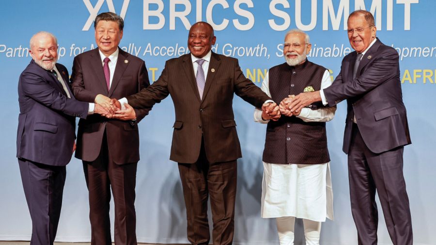 Photo of Gustavo Rosa en Radio Lateral: los Brics y el discurso contradictorio de Milei y Bullrich