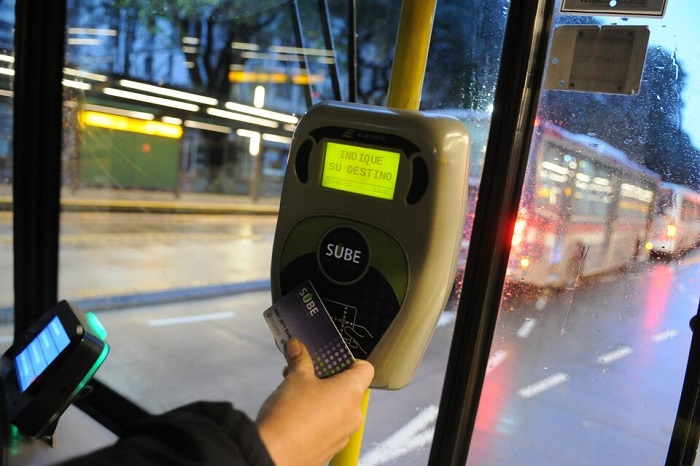 Photo of La motosierra, solo para la campaña: Solo 133 personas renunciaron al subsidio del transporte público