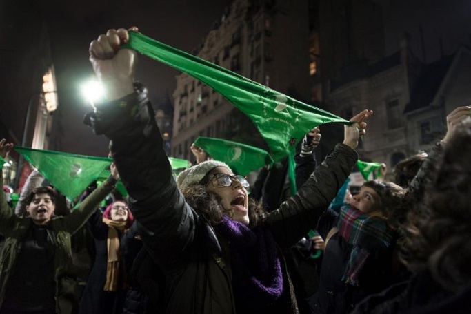Photo of Feminismo, progresismo y aborto: los blancos del gobierno de Milei