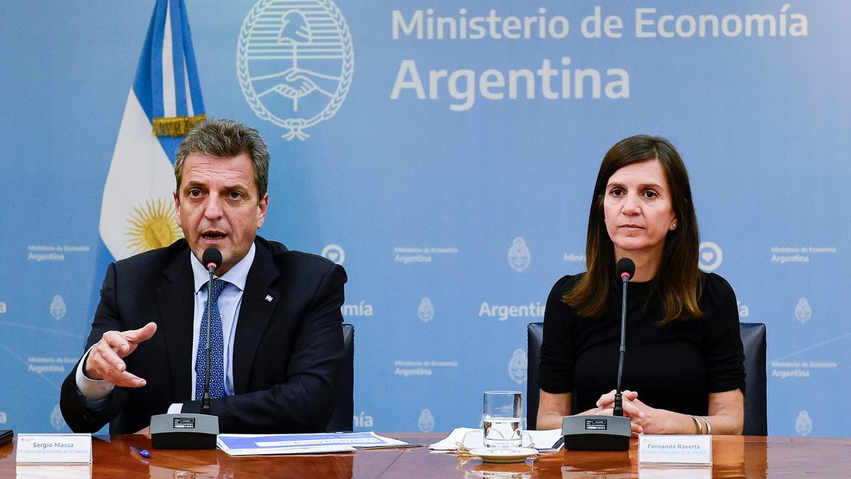 Amplían los créditos para jubilados hasta 0 mil y para trabajadores hasta  millón