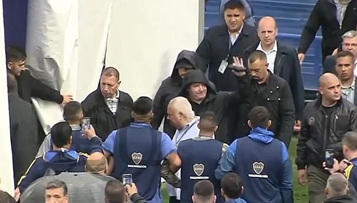 Photo of Fuerte repudio a Milei: silbidos e insultos de hinchas de Boca en las elecciones