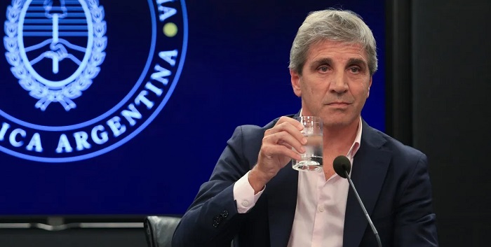 Photo of Rosa: “Mientras se generan peleas, Luis Caputo sigue tomando deuda”