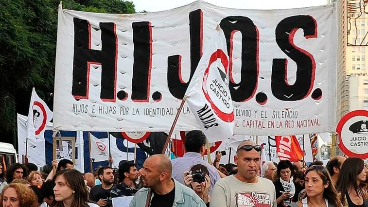 Photo of Militante de H.I.J.O.S. atacada: “Encuentro la fuerza en las personas que ayer dijeron ‘Nunca más’”