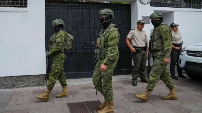 Photo of Ecuador invadió la embajada de México en Quito y se rompieron las relaciones diplomáticas