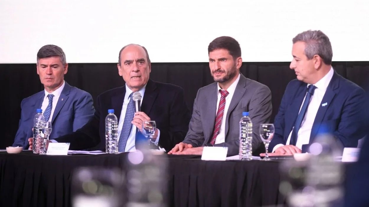 Los gobernadores fueron sensibles a los cambios y apoyaron la nueva ley Bases Los gobernadores fueron sensibles a los cambios y apoyaron la nueva ley Bases
