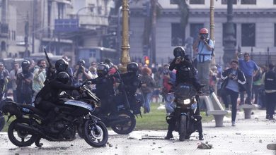 Photo of Cómo se construyó el show represivo que derivó en un cacerolazo espontáneo en Plazo de Mayo