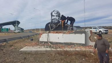 Photo of La gestión libertaria destruyó un monumento a Osvaldo Bayer