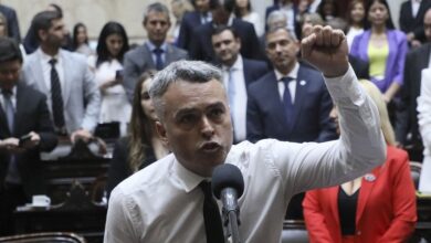 Photo of ​Diputados buscan citar al embajador Peter Lamelas al Congreso 