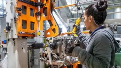 Photo of La macro, la micro, y una industria que agoniza – El editorial de Roberto Caballero