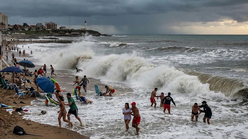 ​«Es muy complicado implementar un sistema de alerta para los meteotsunami» 