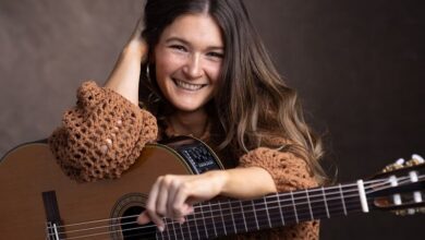 Photo of ​Maggie Cullen: “Más allá de cantar, busco llevar alegría y compañía a la gente” 