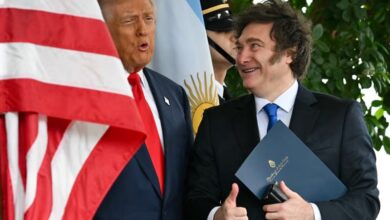Photo of Javier Milei colabora con la guerra mediática contra Petro y Sheinbaum