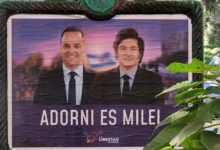Photo of “Ni en pedo se va”: Milei ratificó a Adorni y cargó contra el “ego” del periodismo