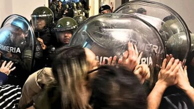 Photo of Represión en la CNEA: Gendarmería reprimió a trabajadores tras despidos masivos