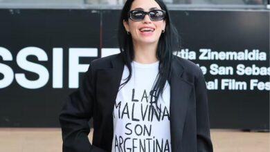 Photo of ​Lali llegó a San Sebastián con Malvinas en la remera y “Glaxo” en competencia 